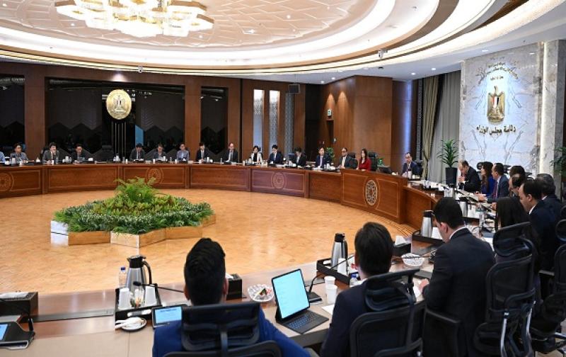 رئيس الوزراء يعقد اجتماعًا مع ممثلي أبرز 15 شركة كورية جنوبية تعمل بمصر