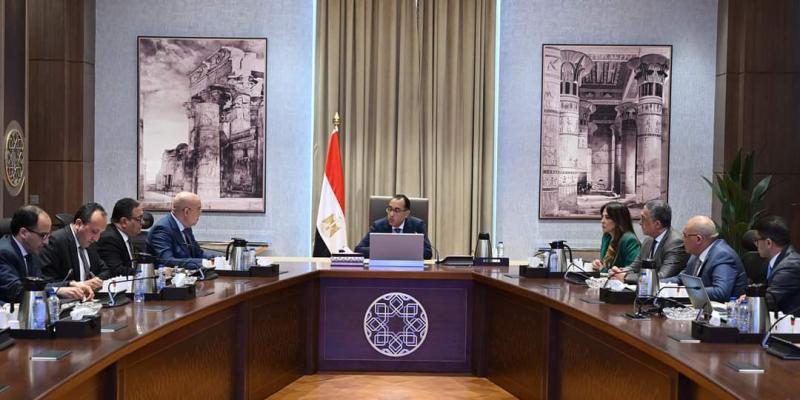رئيس الوزراء يلتقي مسئولي «هاير مصر»