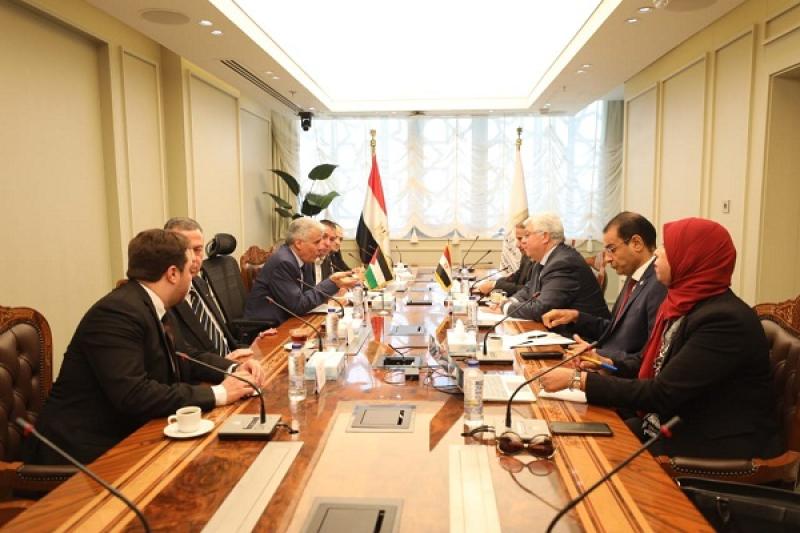 وزير التعليم العالي يلتقي نظيره الفلسطيني لبحث سُبل التعاون المُشترك