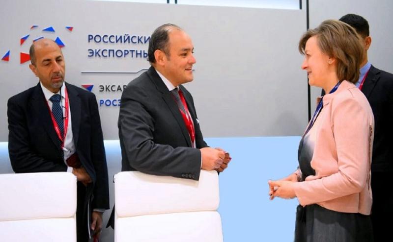 وزير التجارة والصناعة يلتقي مدير عام مركز التصدير الروسي