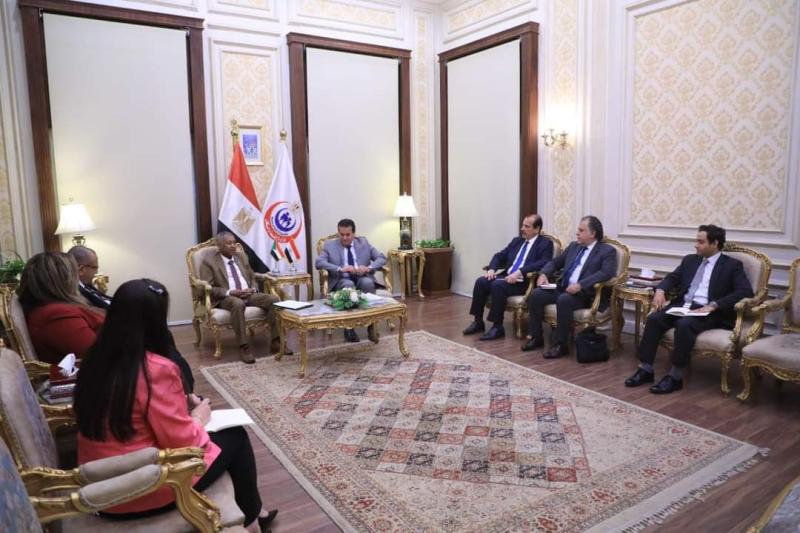 وزير الصحة يستقبل سفير السودان لدى مصر لتعزيز سبل التعاون في دعم القطاع الصحي بالسودان