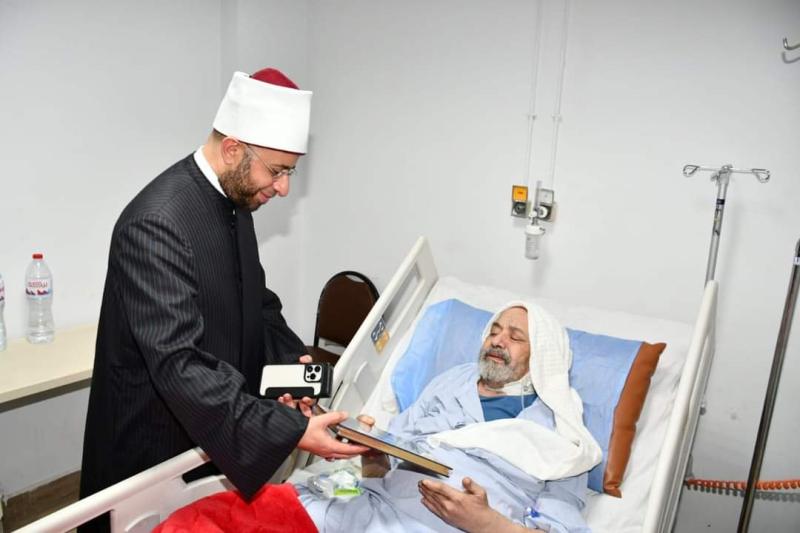 وزير الأوقاف يتفقد مستشفى الدعاة بمصر الجديدة