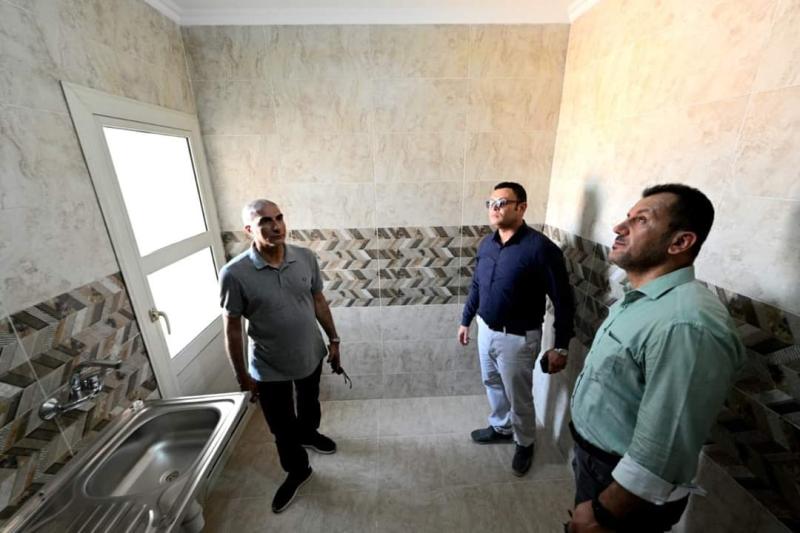وزير الإسكان يتفقد الموقف التنفيذي لوحدات «سكن لكل المصريين» بالعاشر من رمضان