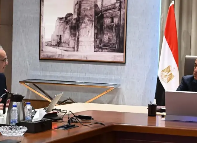 رئيس الوزراء يتابع مع وزير الاتصالات عددا من ملفات عمل الوزارة