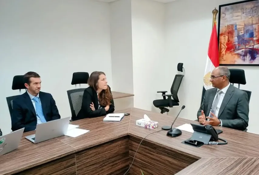 نائب وزير الإسكان يستقبل بعثة الوكالة الفرنسية للتنمية لبحث مجالات التعاون