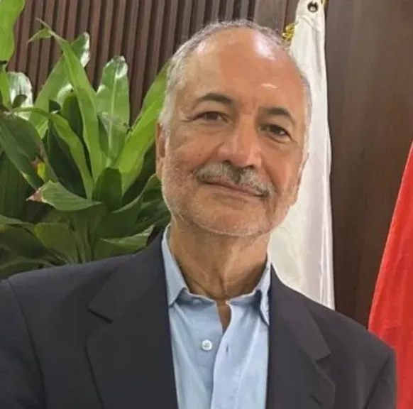 الدكتور حازم أبو جبل
