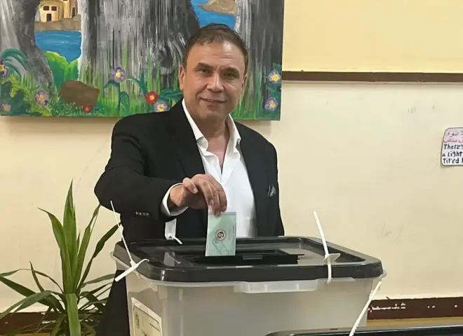 مدحت بركات يدلي بصوته في انتخابات مجلس الشيوخ 2025.. «صور»