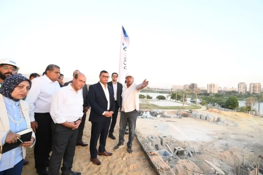 وزير الإسكان يزور حدائق «تلال الفسطاط».. «صور»