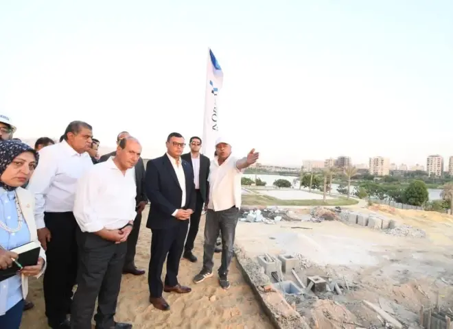 وزير الإسكان يزور حدائق «تلال الفسطاط».. «صور»