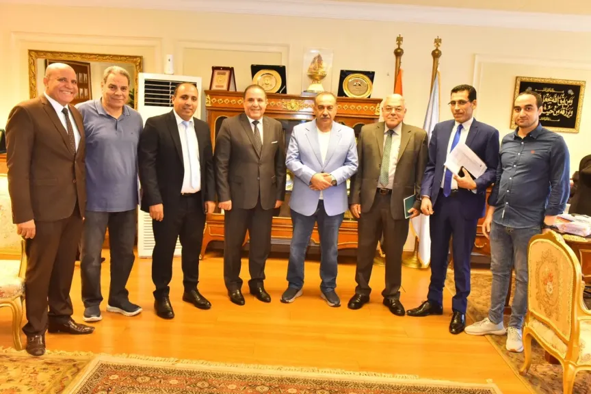 اللواء هشام أبو النصر يبحث مع الأبجيجي فرص الاستثمار وتطوير المشروعات الزراعية بأسيوط