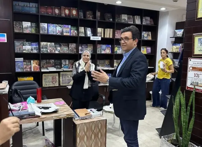 وزير الثقافة يتفقد مكتبة «شريف» التابعة للهيئة المصرية العامة للكتاب