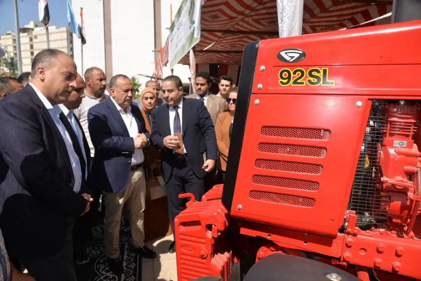 محافظ أسيوط يفتتح المعرض الزراعي الشامل بالتعاون مع الشركة المصرية للتنمية الزراعية... محافظ أسيوط يفتتح المعرض الزراعي الشامل بالتعاون مع الشركة المصرية للتنمية الزراعية والريفية