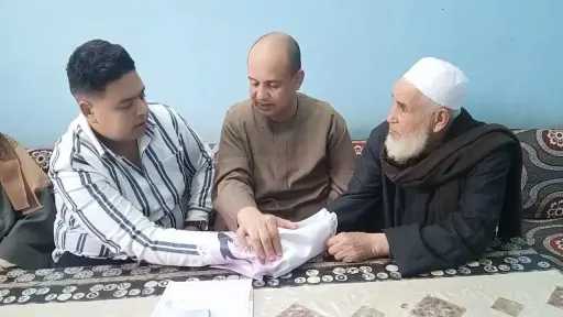 الكاتب الصحفي محمد عمر يحتفي بعقد قران شقيقه محمود في أجواء عائلية هادئة