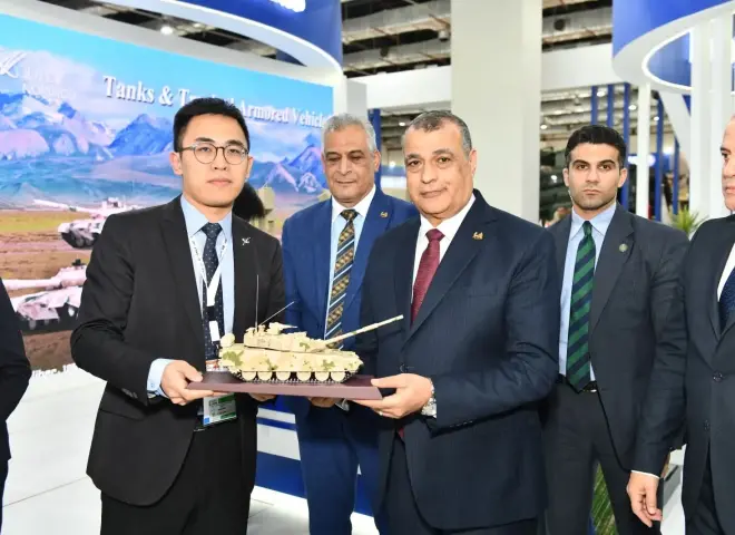 نشاط لافت لوزير الدولة للإنتاج الحربي بختام اليوم الثاني من «EDEX 2025»