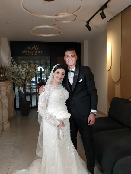 محمد شوقي يهنئ شقيقه عبدالعزيز بزفافه على هبة زكريا