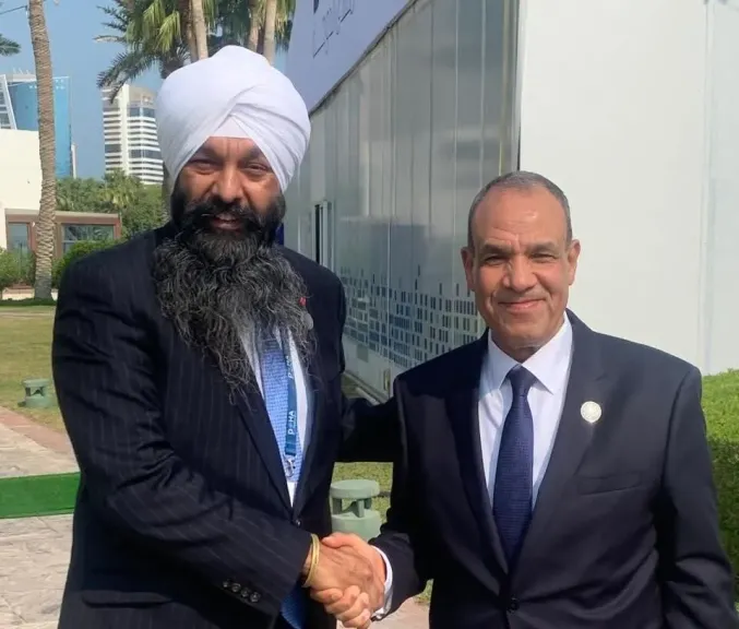 وزير الخارجية يلتقي وزير الدولة الكندي للتنمية الدولية على هامش منتدى الدوحة