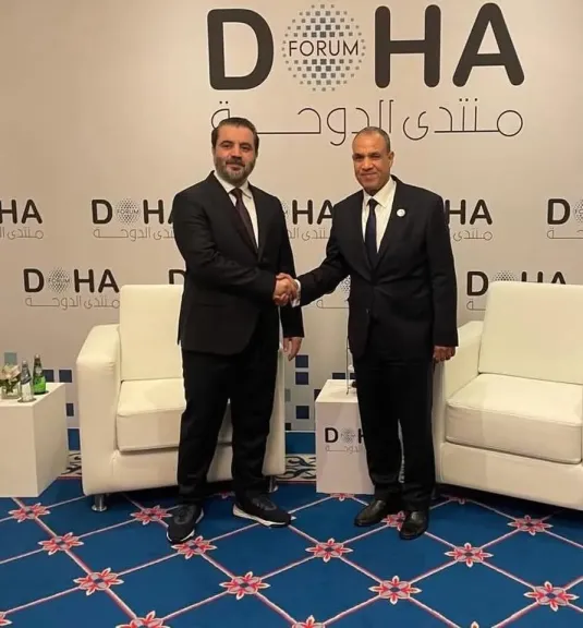 وزير الخارجية يلتقي نظيره السوري على هامش أعمال منتدى الدوحة