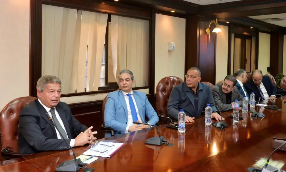 رئيس الأعلى للإعلام يشارك في مناقشة التوصيات النهائية للجنة التحول الرقمي والذكاء الاصطناعي