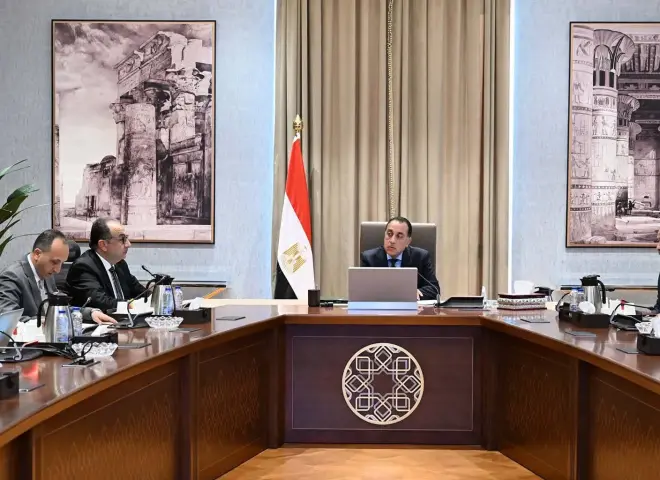 رئيس الوزراء يتابع الموقف التنفيذي لمشروعات تطوير قطاع الغزل والنسيج