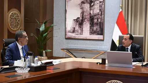 رئيس الوزراء يستعرض مع وزير الدولة للإعلام خطة عمل المرحلة المقبلة
