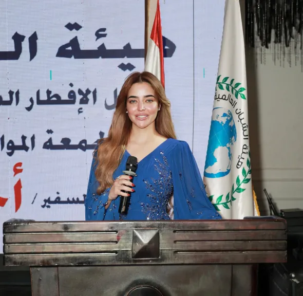 سلمى عادل عنوان الأناقة الإعلامية في إفطار السفير أحمد الفضالي