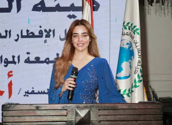 سلمى عادل عنوان الأناقة الإعلامية في إفطار السفير أحمد الفضالي