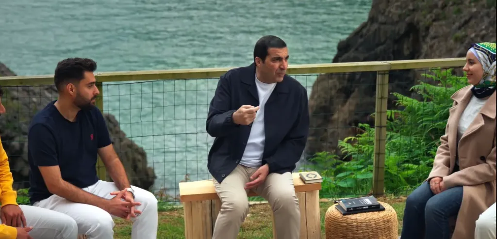 عمرو خالد: سورة النجم تحميك من الإحباط واليأس والاحتراق الداخلي