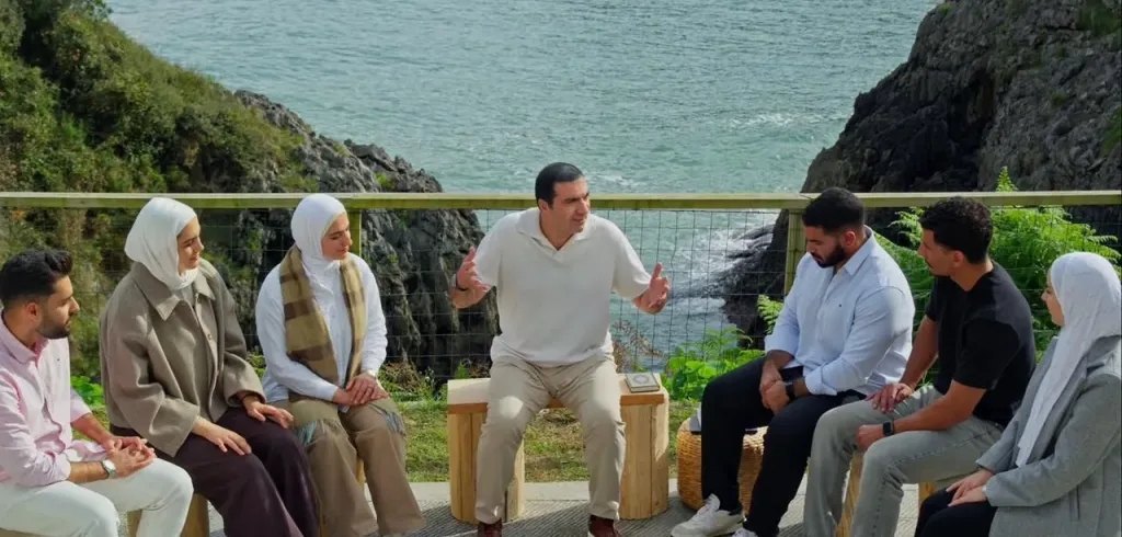 عمرو خالد: سورة الزلزلة.. مشاهد مهيبة ليوم القيامة توقظ قلبك الغافل وأسرار النجاة