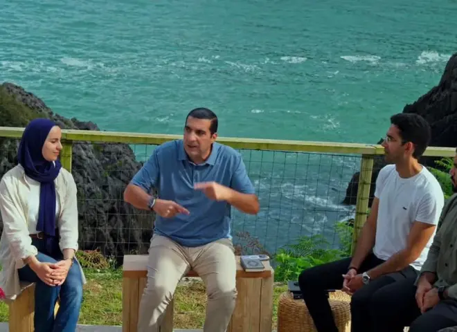 عمرو خالد: تعلم فنون الحياة من آيات الصيام.. وأجمل طريقة تدير بها حياتك