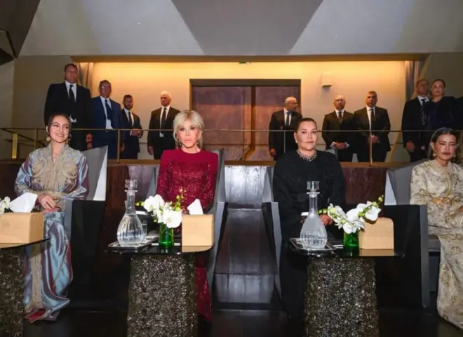 في ليلة استثنائية.. أميرات المملكة المغربية وعقيلة الرئيس الفرنسي يشهدن العرض الافتتاحي للمسرح الملكي بالرباط