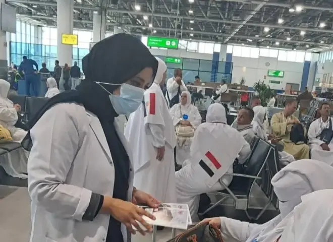 استعدادا لموسم الحج 2026.. «الصحة» تكثف خدماتها الوقائية والتثقيفية لضيوف الرحمن بالمطارات والموانئ