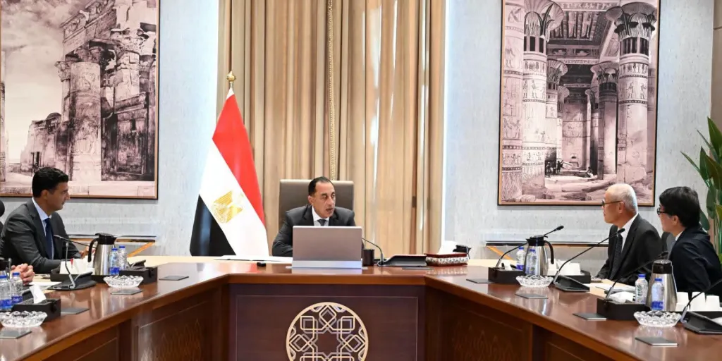 رئيس الوزراء يلتقي الرئيس والمدير التنفيذي لمجموعة ”تويوتا تسوشو” اليابانية