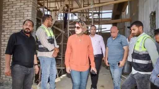 وزيرة الإسكان تتابع موقف تنفيذ عددٍ من المشروعات وملفات العمل بالسويس الجديدة