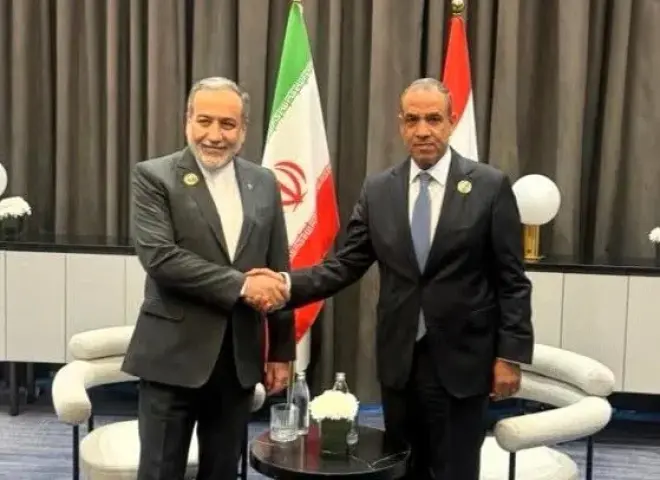 وزير الخارجية يناقش مع نظيره الإيراني خفض التصعيد واستئناف المسار الدبلوماسي