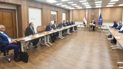 رئيس هيئة الدواء يبحث مع ممثلي غرفة الصناعة سبل تعزيز الاستثمار