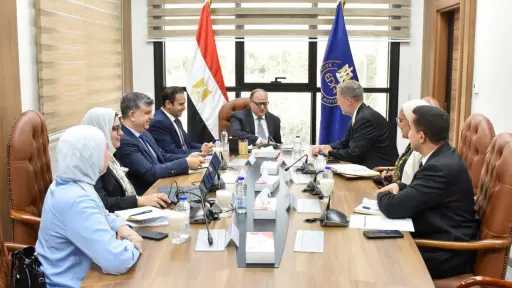 رئيس هيئة الدواء يبحث مع «إيست فارما» تعزيز الاستثمارات